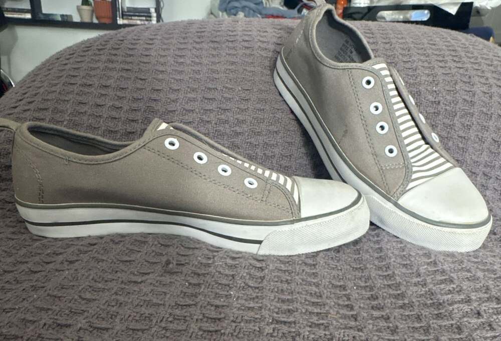 Relativity Re-Voyage Gray Canvas Striped Slip-On Sneakers Size 7M